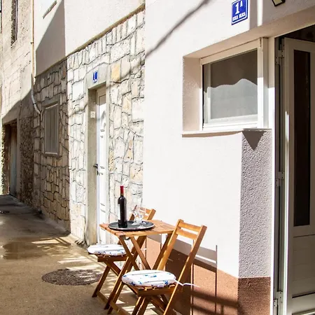 Studio Apartman Mirela Kastel Stafilic Kastela Exterior photo