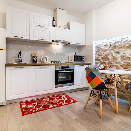 Studio Apartman Mirela Kastel Stafilic Kastela Exterior photo