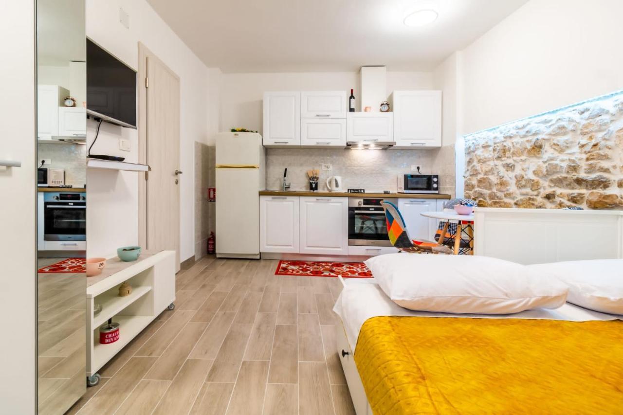 Apartment Mirela Kastel Stafilic *