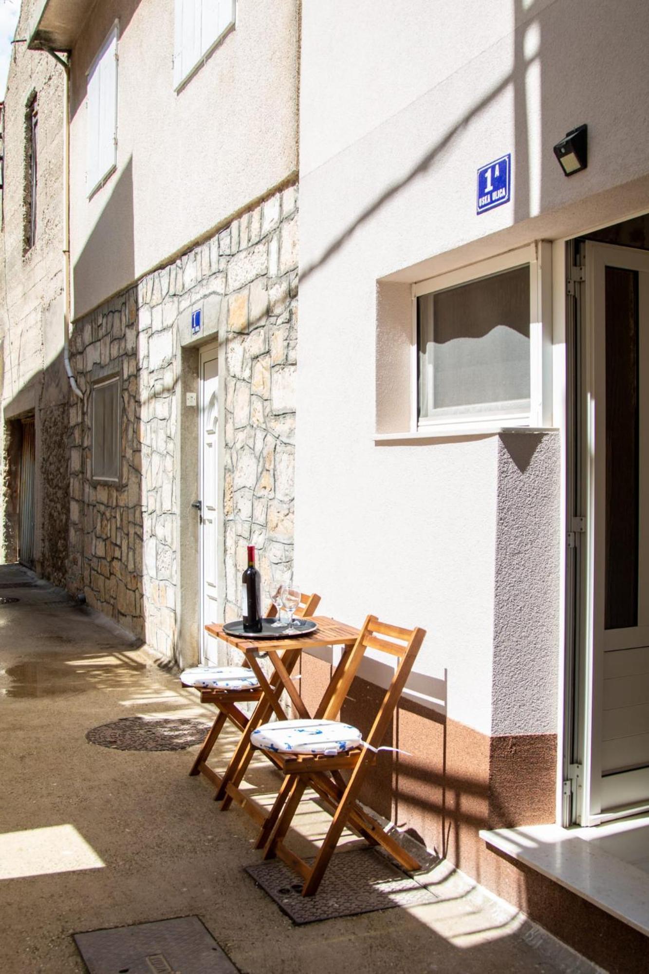 Apartment Mirela Kastel Stafilic Kastela