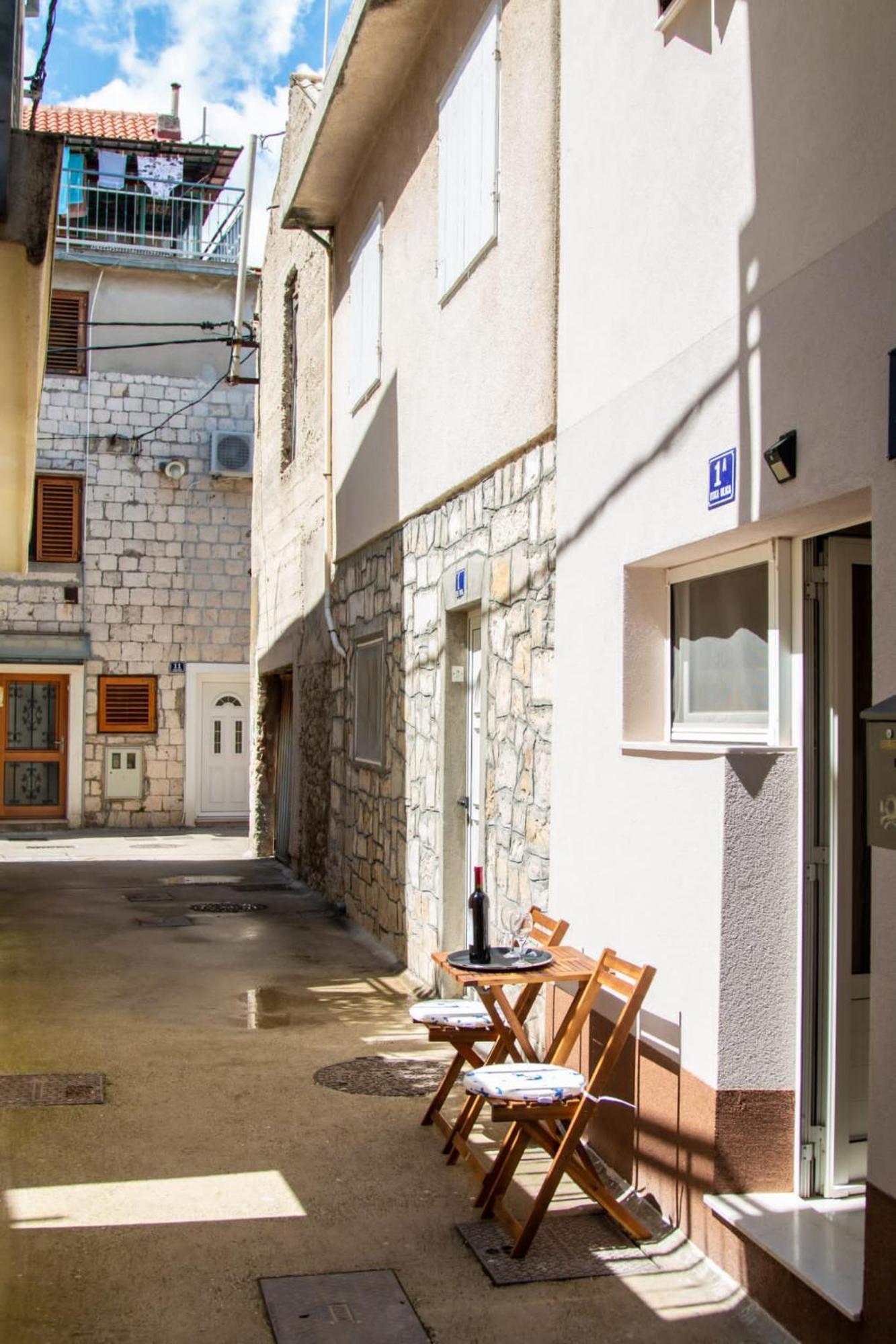 Apartment Mirela Kastel Stafilic Kastela