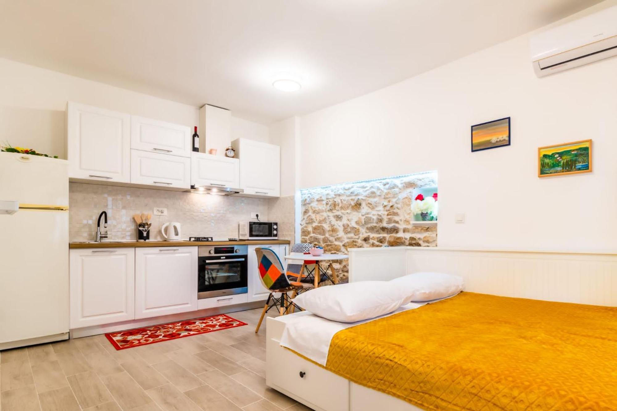 Mirela Kastel Stafilic Apartment Kastela